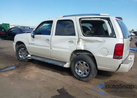 2005 Cadillac Escalade Standard z USA, uszkodzony, nr VIN 1GYEK63N95R217134